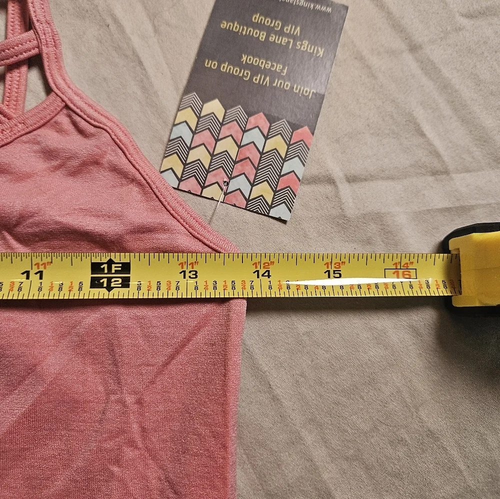 Zenana Outfitters 1X/2X‎ Plus Size Seamless Bralette NWT Criss-Cross Straps Pink